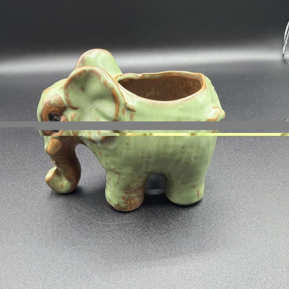 Adorable Green Elephant Succulant Ceramic Planter Decor 3.75